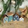 upominek kolorowe domki 4 do świątecznych dekoracji granatowy, turkusowy ozdoby zestaw domków