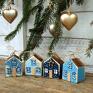 prezent pod choinkę 4 domki - zawieszki do świątecznej dekoracji, niebieskie - Ręcznie drewniane dodatki do domu