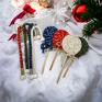 Oferuje ręcznie robione ozdoby świąteczne laski cukrowe i lizaki w 4 kolorach - białe z złotym - granatowe z srebrnym. Bożenarodzenie