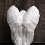 figurka biały anioł, z gipsu, wys. 11 cm rzeźba