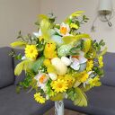 Drzewko wielkanocne z kurczakami. Dekoracja na Wielkanoc