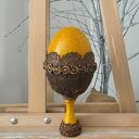 Dekoracyjne jajko „Żółte” 10 cm na smukłej nóżce - stylowa pisanka wielkanocna handmade