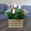 Dekoracja na Wielkanoc z parą zajączków. Uroczy stroik wielkanocny