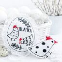 Personalizowana haftowana ozdoba wielkanocna z kurkami - lniane jajko z koronką