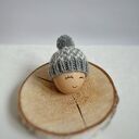 Czapeczka na jajka wielkanocne - szaro-biała ozdoba z owczej wełny
