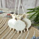 3 ceramiczne owieczki - urocza dekoracja wielkanocna na sznurku