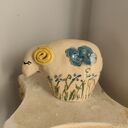 Baranek ceramiczny na Wielkanoc - ręcznie malowany, szkliwiony i dwukrotnie wypalany