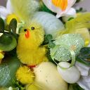 Drzewko wielkanocne z kurczakami. Dekoracja na Wielkanoc