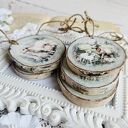 Wiosenne zawieszki-plasterki decoupage z owieczką - pięć sztuk na wielkanoc i do domu
