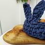 dekoracje wielkanocne: Koszyk zajączek z uszami "The easter bunny" na jajka dla dziecka