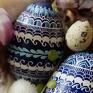 tradycyjna malowana ręcznie na wydmuszce jaja batikowa dekoracje wielkanocne natralna pisanka