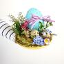 dekoracje wielkanocne stroik niebieskie jajko z jajkiem