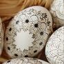 dekoracje wielkanocne: Batikowa - batkowa pisanka jajko malowane