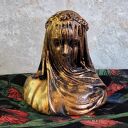 Rzeźba kobieta z woalką z gipsu 8,8 cm - czarno-złota dekoracja handmade