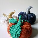 Dynia dekoracyjna Glamour szydełkowana - granatowa i srebrna na Halloween