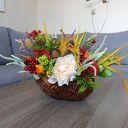 Dekoracja jesienna w koszyku z dyniami. Stroik jesienny z lisem. Ozdoba