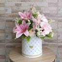 Flowerbox XXL z liliami. Elegancki prezent na Dzień Matki, imieniny. Dekoracja