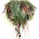 Duży wieniec wiszący z dzwonkami