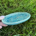 Etno ceramiczna mydelniczka handmade z turkusowym wzorem