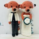 Młoda Para liski - szydełkowe maskotki ślubne handmade jako prezent i pamiątka