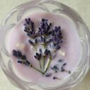 Pora na lawendę! Piękna świeca sojowa z olejkiem lawendowym I zatopioną lawendą