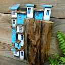 Drewniana dekoracja z domkami - Na Skarpie