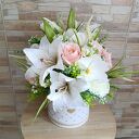 Duży flower box z liliami - elegancki prezent na Dzień Mamy