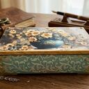 Turkusowa szkatułka decoupage z kwiatowym motywem