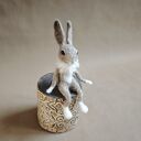 Zając z kryzą - figurka filcowana