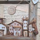 Rustykalna rama okienna z miasteczkiem pełnym miłości