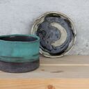 Doniczka ceramiczna Otuliny handmade - niebieskie szkliwo i fioletowa podstawka