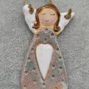Anioł ceramiczny dla niej - anioł stróż z gliny (ok. 10 cm)
