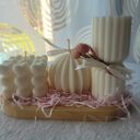 Zestaw upominkowy świec sojowych handmade na drewnianej tacce
