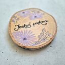 Podkładka pod kubek „Jesteś piękna” z astrami - rustykalna handmade
