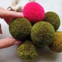Kolorowa zawieszka na klamkę z pomponów - prezent do domu handmade