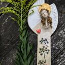 Ceramiczny anioł stróż z motywem dzikiej marchwi