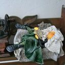 Anioł leżący na kanapie z glinki samoutwardzalnej