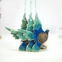 Turkusowe ptaki w locie - ceramiczne ozdoby wiszące