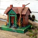 Chata Mazurska - drewniany domek dekoracyjny, ręcznie malowany