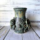 Botaniczna opowieść - unikatowa dekoracja ceramiczna z kwiatami i liśćmi 
