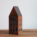 Drewniany domek dekoracyjny "kamieniczka" ręcznie malowany - 20 cm
