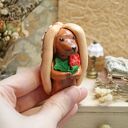 Jamnik Hot Dog - ręcznie robiona figurka z gliny polimerowej