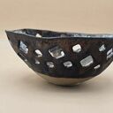 Metaliczna miska ceramiczna z ażurowym wzorem