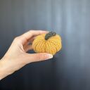 Dynia ozdobna handmade na drutach, rozmiar S - pomarańczowa 1 szt