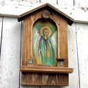 Drewniana kapliczka - Anioł czuwający