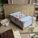 Ręcznie zdobiona szkatułka decoupage z motylem