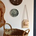 Ceramiczna zawieszka z rzemieniem - wisior w stylu naturalnym handmade
