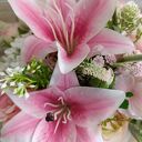 Flowerbox XXL z liliami - elegancki prezent i dekoracja wnętrz