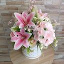 Flowerbox XXL z liliami - elegancki prezent i dekoracja wnętrz