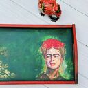 Drewniana taca dekoracyjna z motywem Fridy Kahlo - prezent w stylu shabby chic